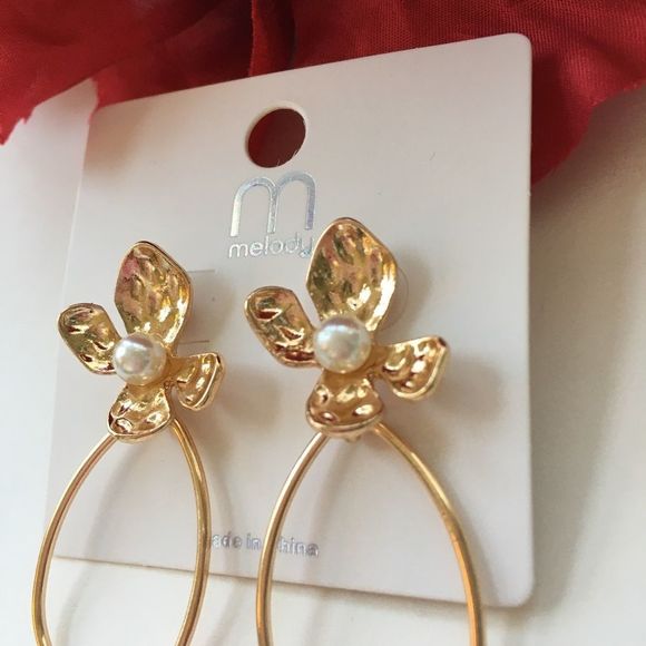 Gold Tone Elongated Hoops with Flower Pearl Accent - Picture 2 of 4